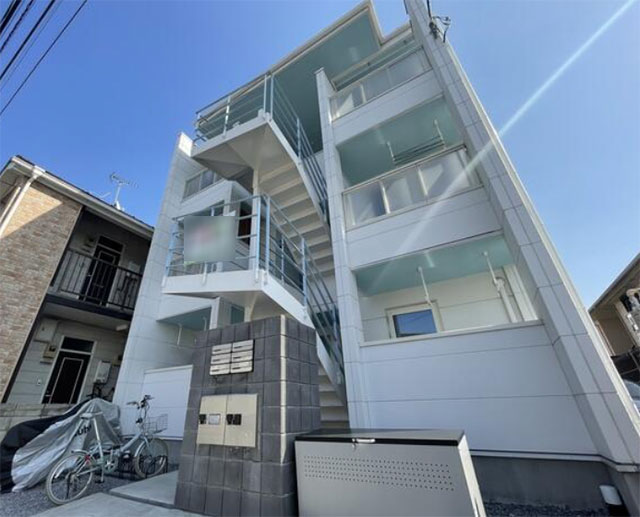 ��ꥢ�ѡ��� 7,400����