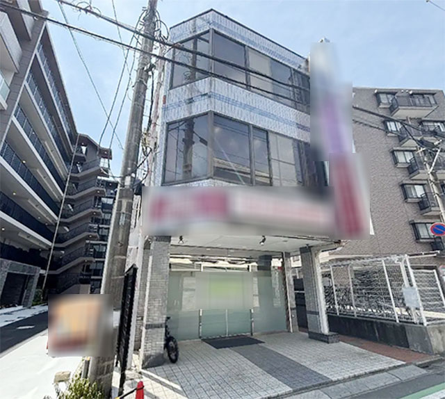 ���ӥ� 8,200����